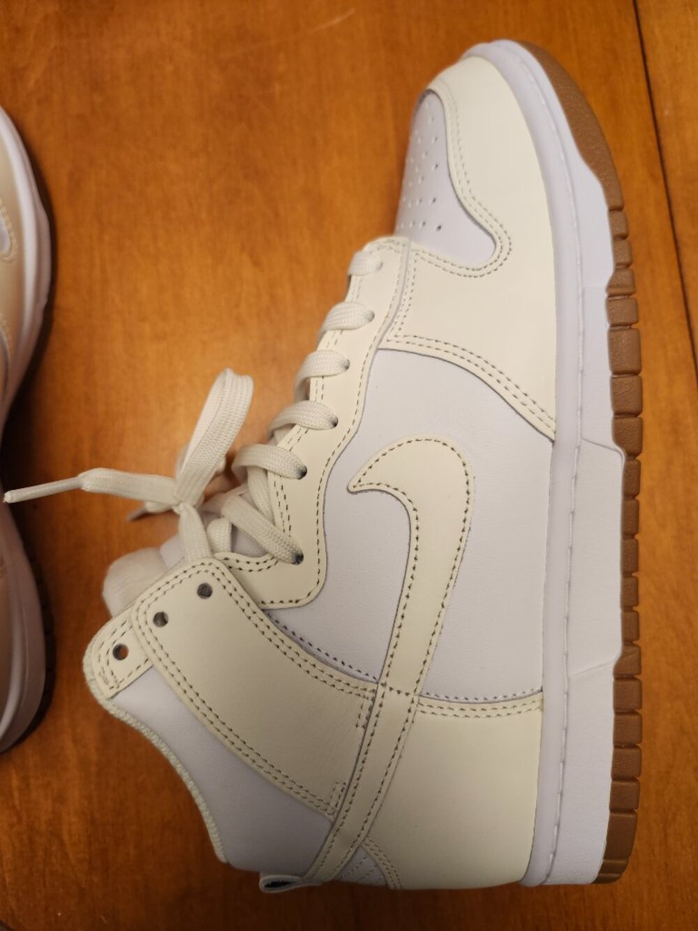 Nike Dunk High - Picture 3 of 8